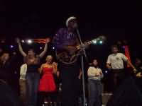 Chuck Berry mit h&uuml;bschen Frauen