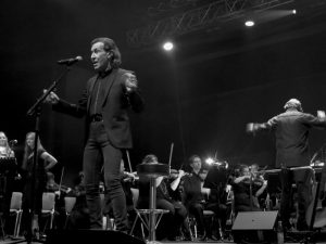 Albert Hammond in der Stadhalle Wilhelmshaven am 29.11.2016