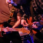 Zehn Saiten in Aktion