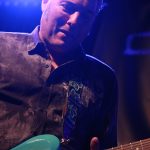 Der Gitarrist im Rampenlicht