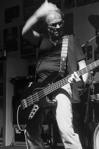 Go Music-Organisator Martin Engelien (bass, backing vocals)
