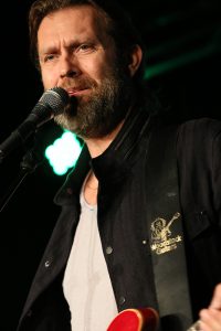 Mike Andersen (vocals, guitars)