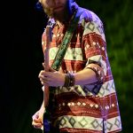 Harm van Essen (guitar, backing vocals)