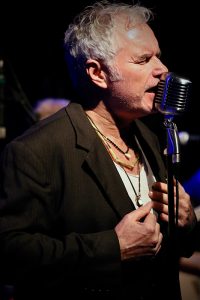 Phil Bee (lead vocals)