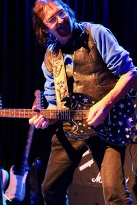 Hannes Bauer (vocals, guitars)