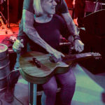 Slide-Gitarren-Partnerin