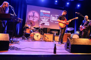 Andy Knight & The Remedy beim Keeping The Blues Alive.nl in Vlierden