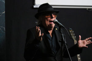 Oscar Benton (vocals)