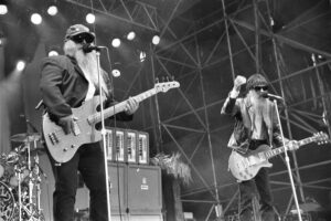 Dusty Hill (links) und Billy Gibbons beim Gastspiel der langbärtigen Bluesrocker am 19. Juli 1996 am Stausee Hohenfelden nahe Erfurt. (Foto: Mario Keim)