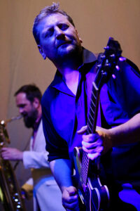 Jimmy Reiter (guitar, lead vocals)