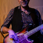 Jasper Mortier (bass, backing vocals)