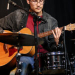 Julian Rijken (acoustic guitar, ukulele, e-piano, snare drum, cajon bassdrum, percussion)
