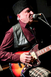 Franck Goldwasser (vocals, guitars, slide guitar)