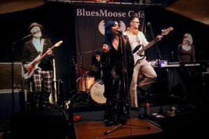 Beaux Gris Gris & The Apocalypse im März 2022 im Blues Moose Café