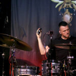 Ben Matthews mit Shaker und Clap Stack