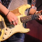 Diese Gitarre kann Geschichten erzählen