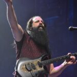 Gitarrist John Petrucci beschwört die guten Geiser