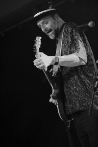 Harold Van Dorth aka Fat Harry (guitar)