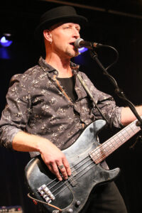 Ruud Weber (vocals, bass)