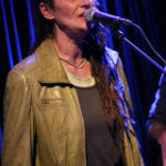 Caro Franitza (backing vocals)