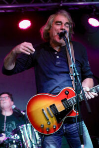 Bert Meijer (guitar, vocals)