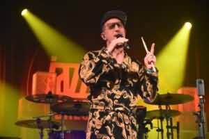 The Next Movement-Sänger und Schlagzeuger J.J. Flueck