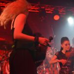 Annie Hurdy Gurdy und Nicole Ansperger in Aktion