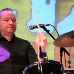 Jeffrey van Duffelen (drums)
