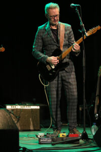 Richard van Bergen (vocals, guitar)