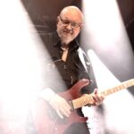 Alle Spots sind auf Paul Quinn gerichtet. Zum Bühnenabschied gibt es so maches Solo extra