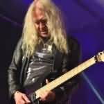 Gitarrist Doug Scarrat