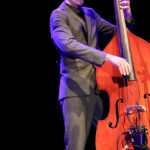 Moritz Oswald am Kontrabass