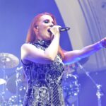 Charmante Sängerin: Simone Simons