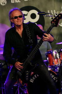 Martin Engelien (bass, backing vocals)