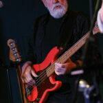 Jeff Walker (bass, backing vocals)