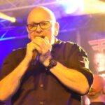 Der Frontmann als Stimmgeber und Moderator