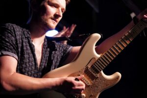 Ed 'the Shred' Clarke nominiert für den UK Blues Award