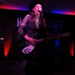 Patricia mit Rickenbaker