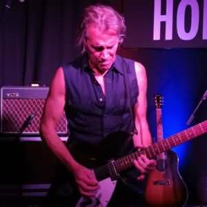 Robert La Roche beim Solo