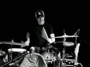 Schlagwerker Tommy Fischer