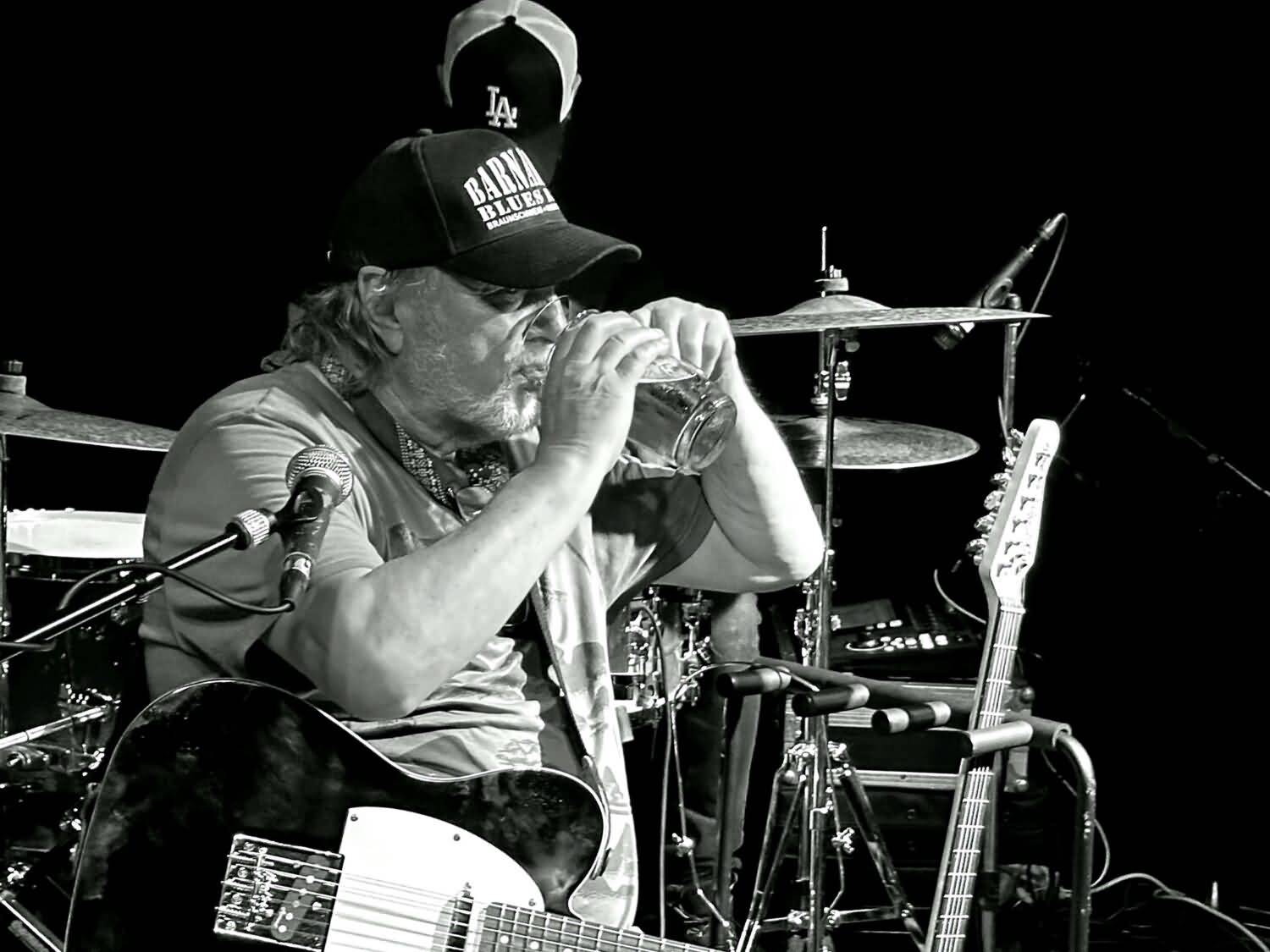 Miller Anderson beidhändig am friesischen Gebräu