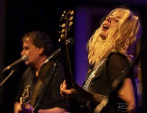 Vanja Sky (vocals, guitar)