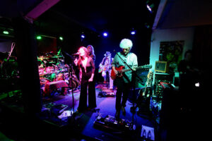 Bröselmaschine im Februar 2025 im Buena Ressa Music Club Rees