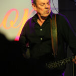 Gerry McAvoy (vocals, bass)