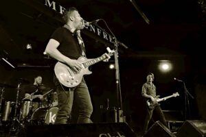 Roman Midleja, Kris Pohlmann und Jonas Bareiter beim Aufwärmen II