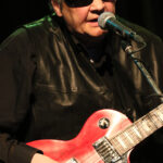 Hans Bernd Schlenter (guitar, vocals, backing vocals)