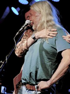 Gerd und Krissy innig bei der Begrüßung/Einleitung