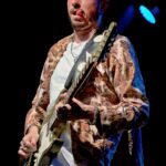 Krissy demonstriert, dass das hier zum Zungeschnalzen wird