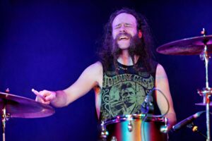 Michael ‘Bobcat’ Cook kann was an seinem Instrument