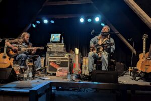 Sem Jansen und Leif de Leeuw haben das Wohnzimmer besetzt